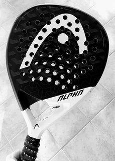 Runde Padel Schlägerform für Anfänger

Tropfenförmiger Padel Schläger Allround

Diamant Padel Schläger Power